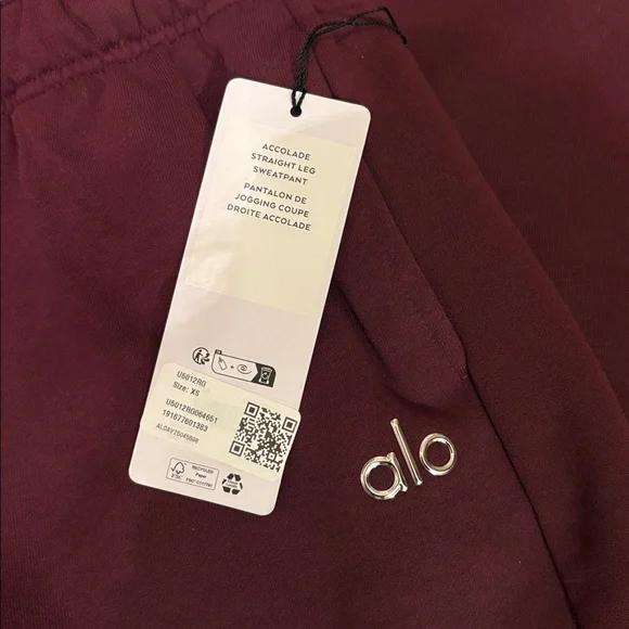 NWT ALO Yoga Accolade Straight Leg Sweatpant,rare burgundy. Oversized unisex fit - Picture 7 of 10